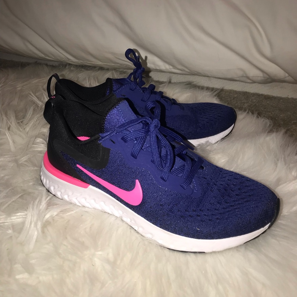 Nike Odyssey React Women’s Sneaker